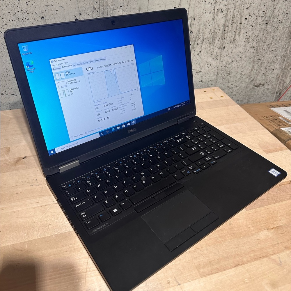 Dell Latitude E5570 i5 with charger